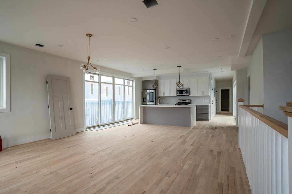 17 West Bellflower, Dorchester