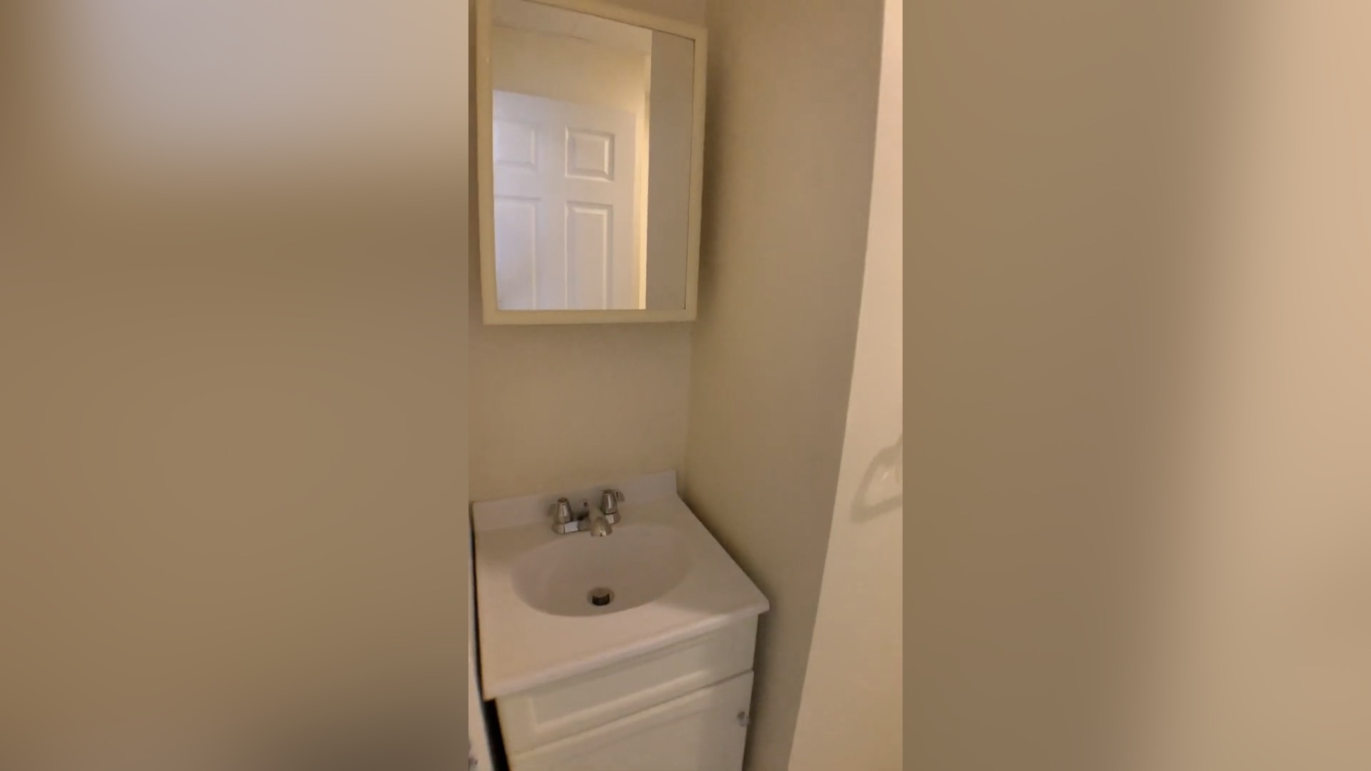 81 Essex St, Chinatown