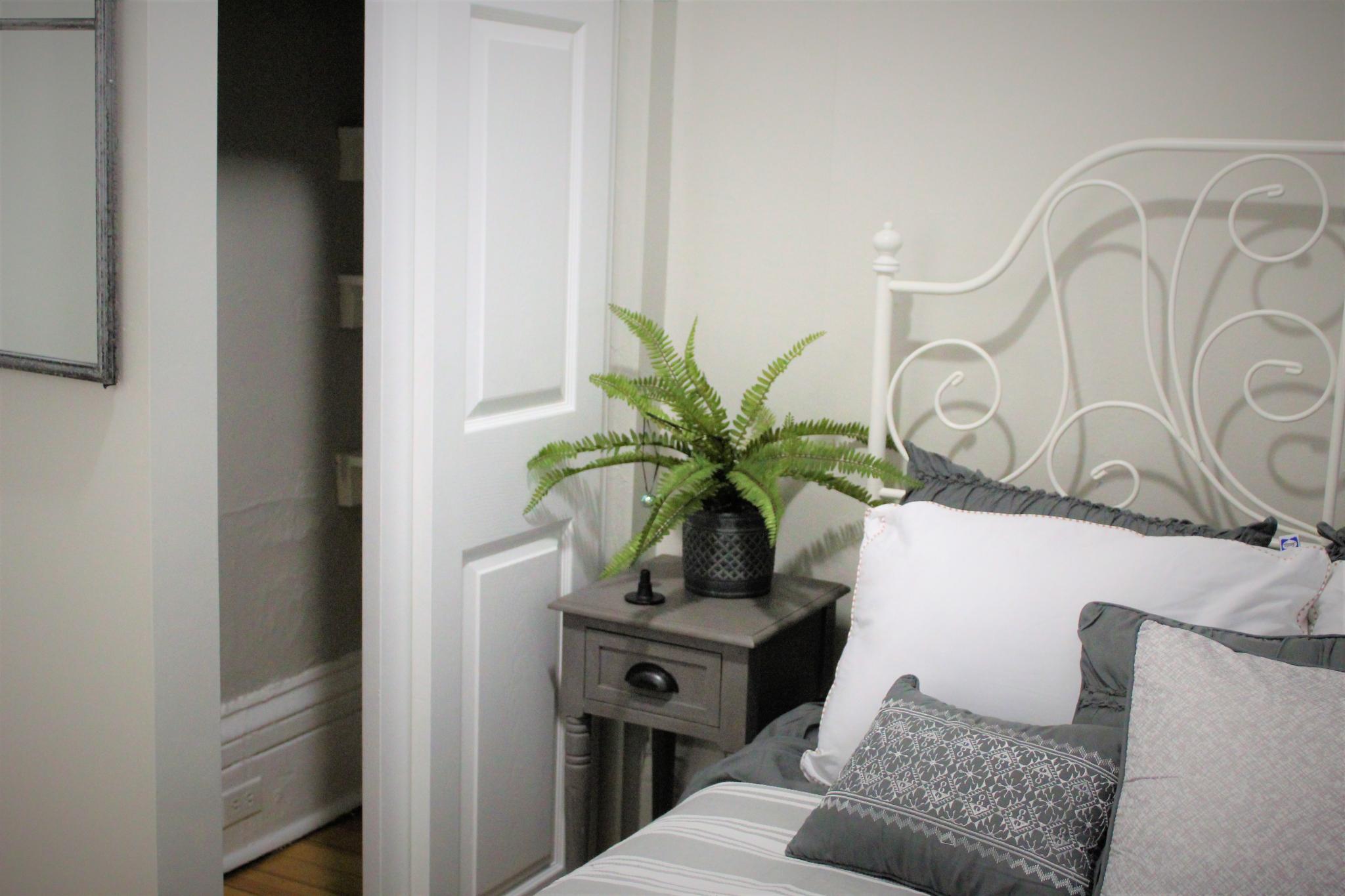 6 Champney Pl, Beacon Hill