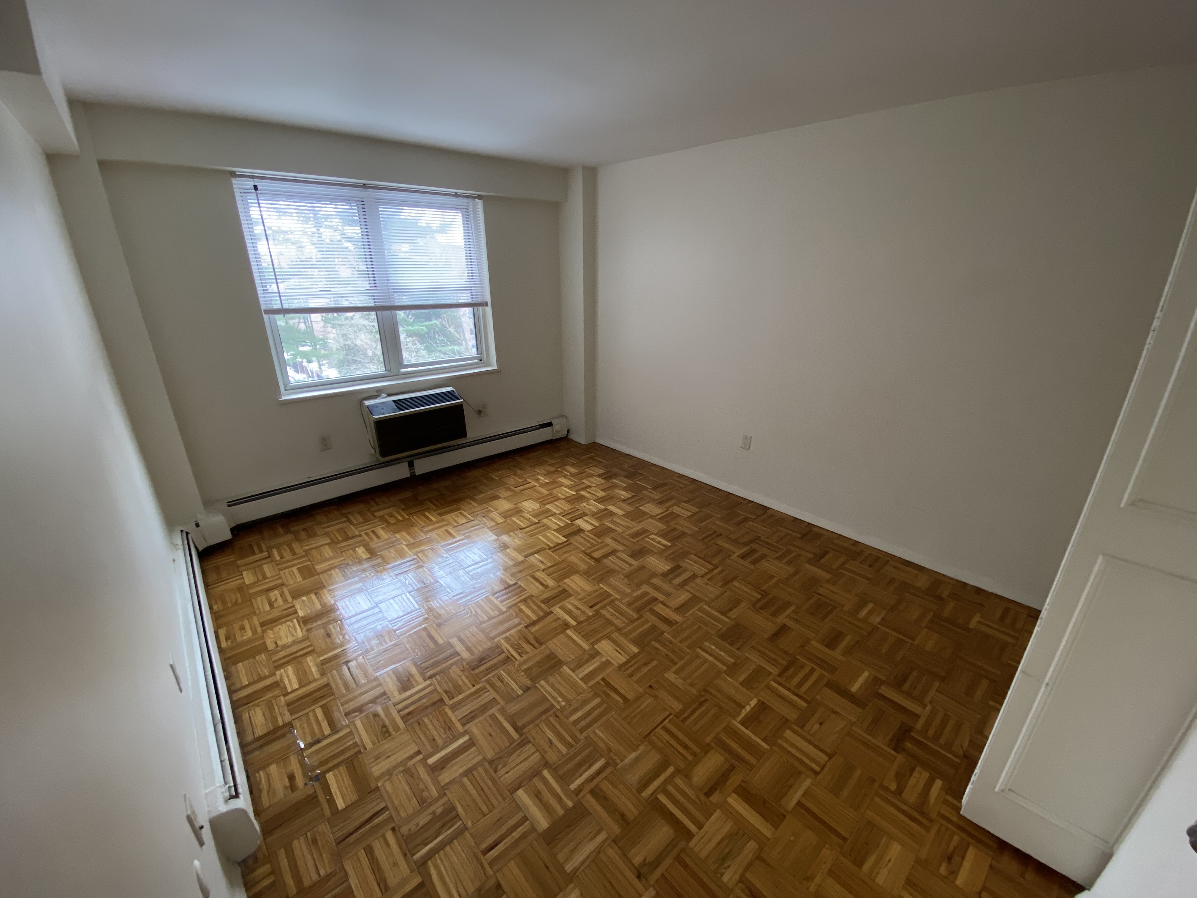 175 Freeman St, Longwood