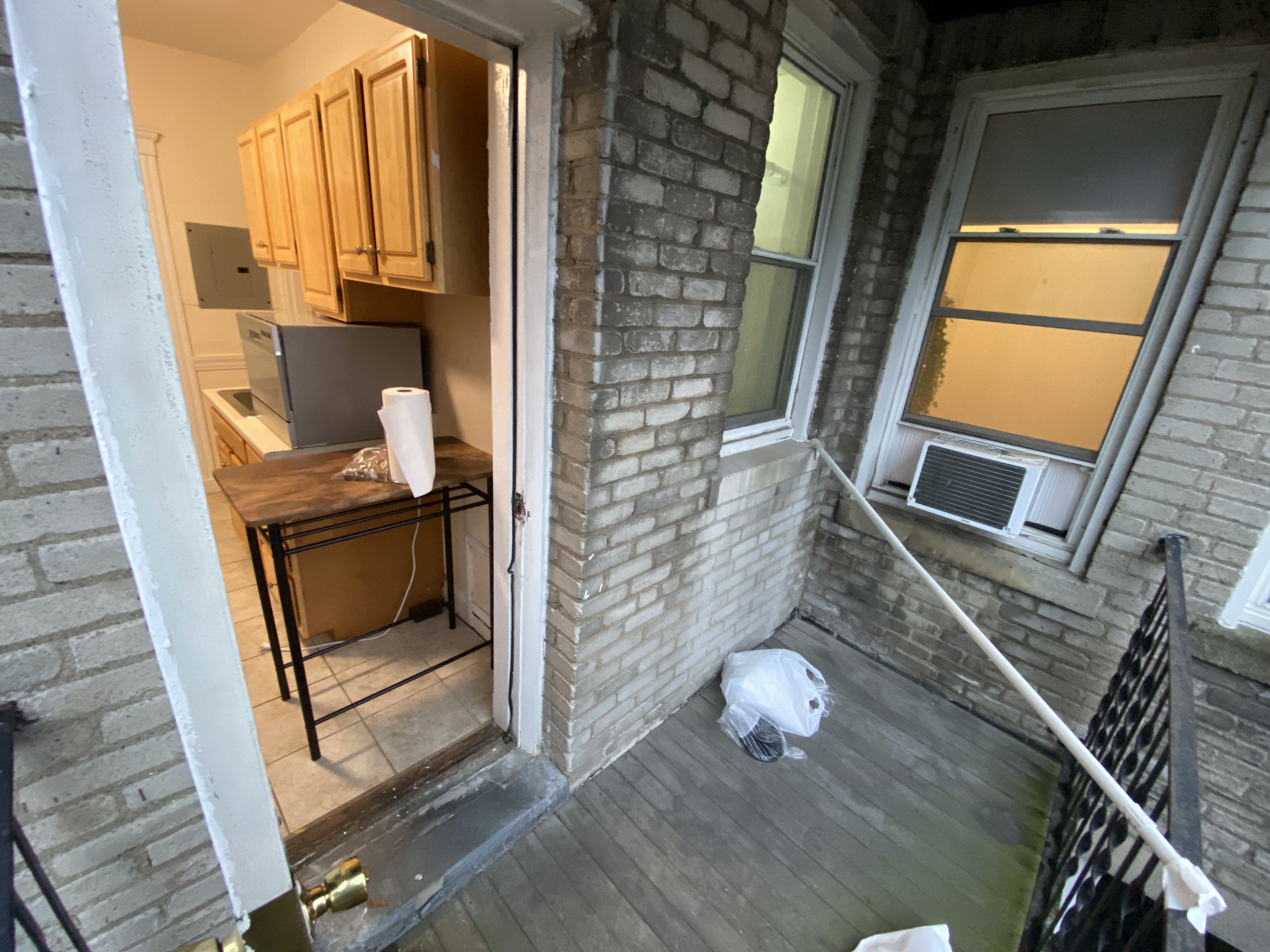 135 Washington St, Brighton