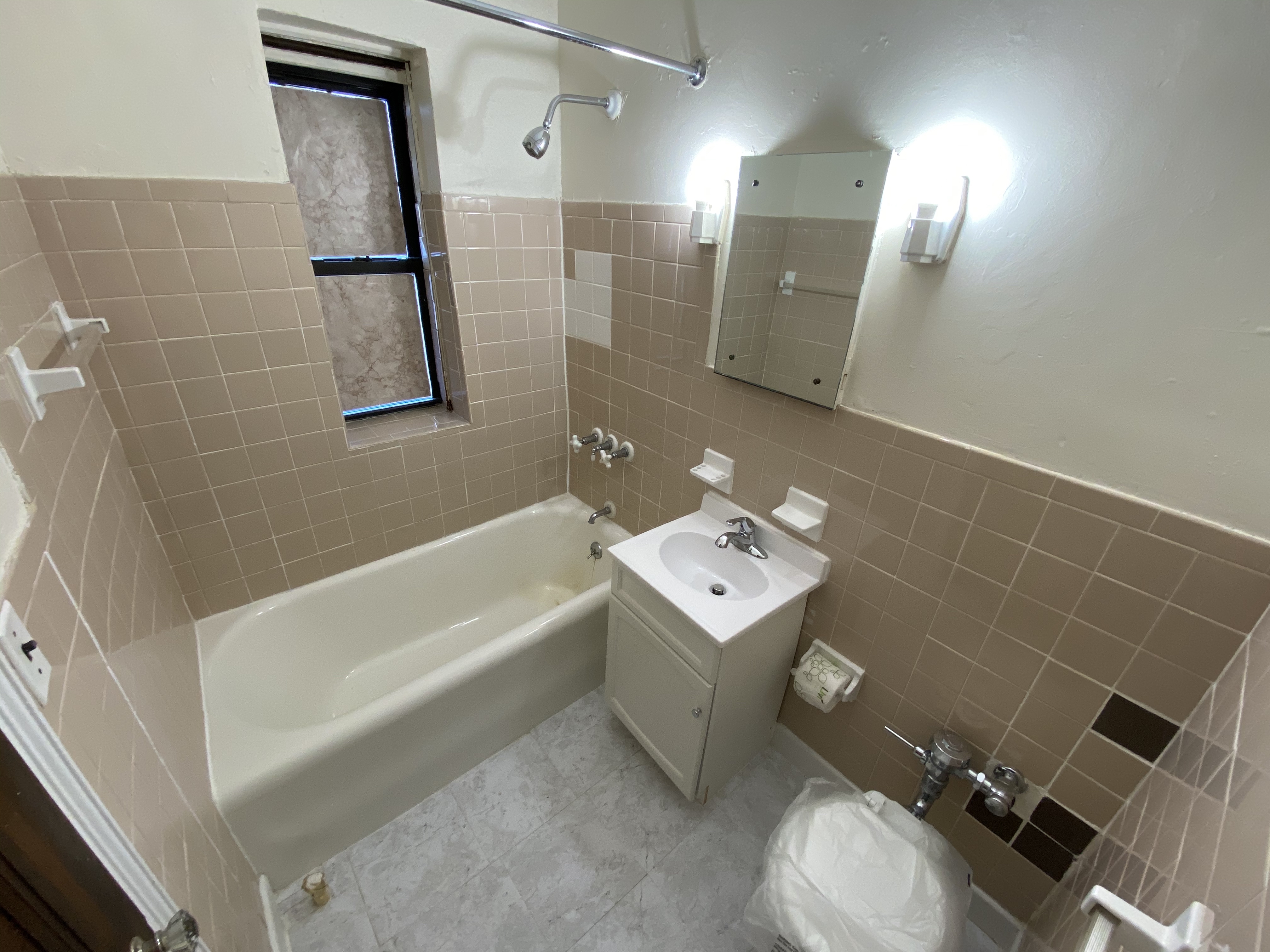 2 Elmwood Ave, Winchester Town Center