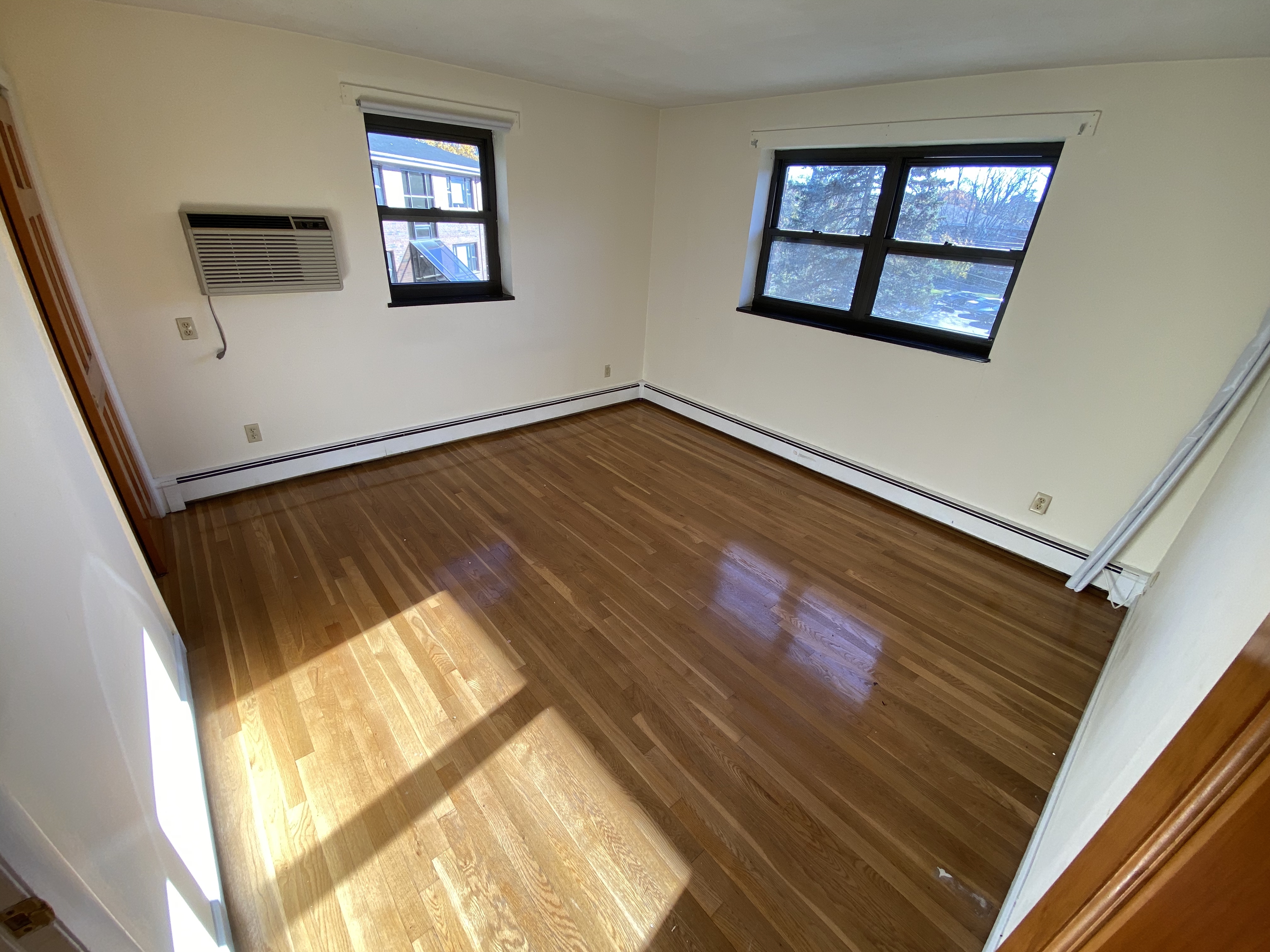 266 Grove St, Auburndale