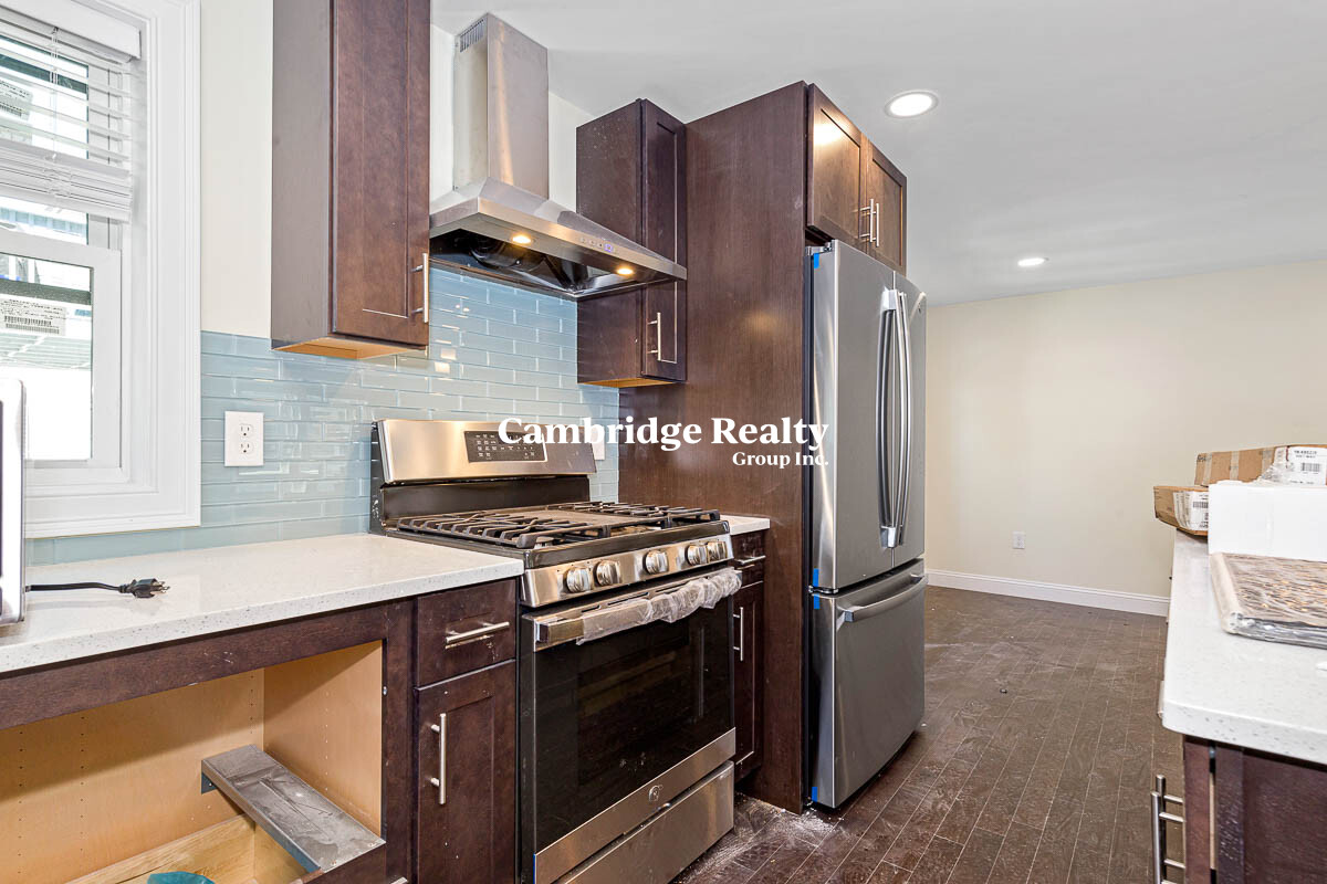 62 Bradbury Ave, Medford