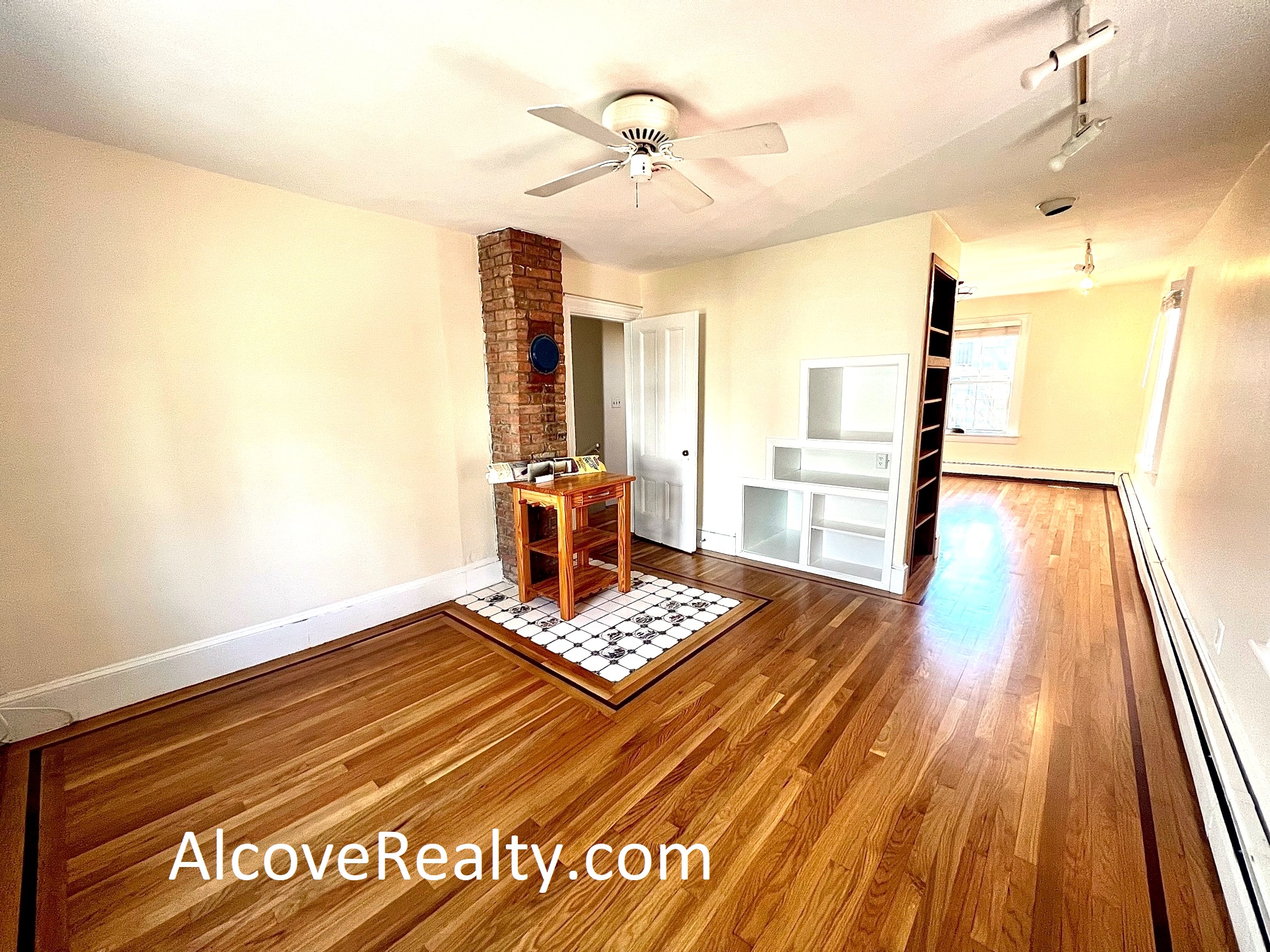 2 Walker Ct, Harvard Square