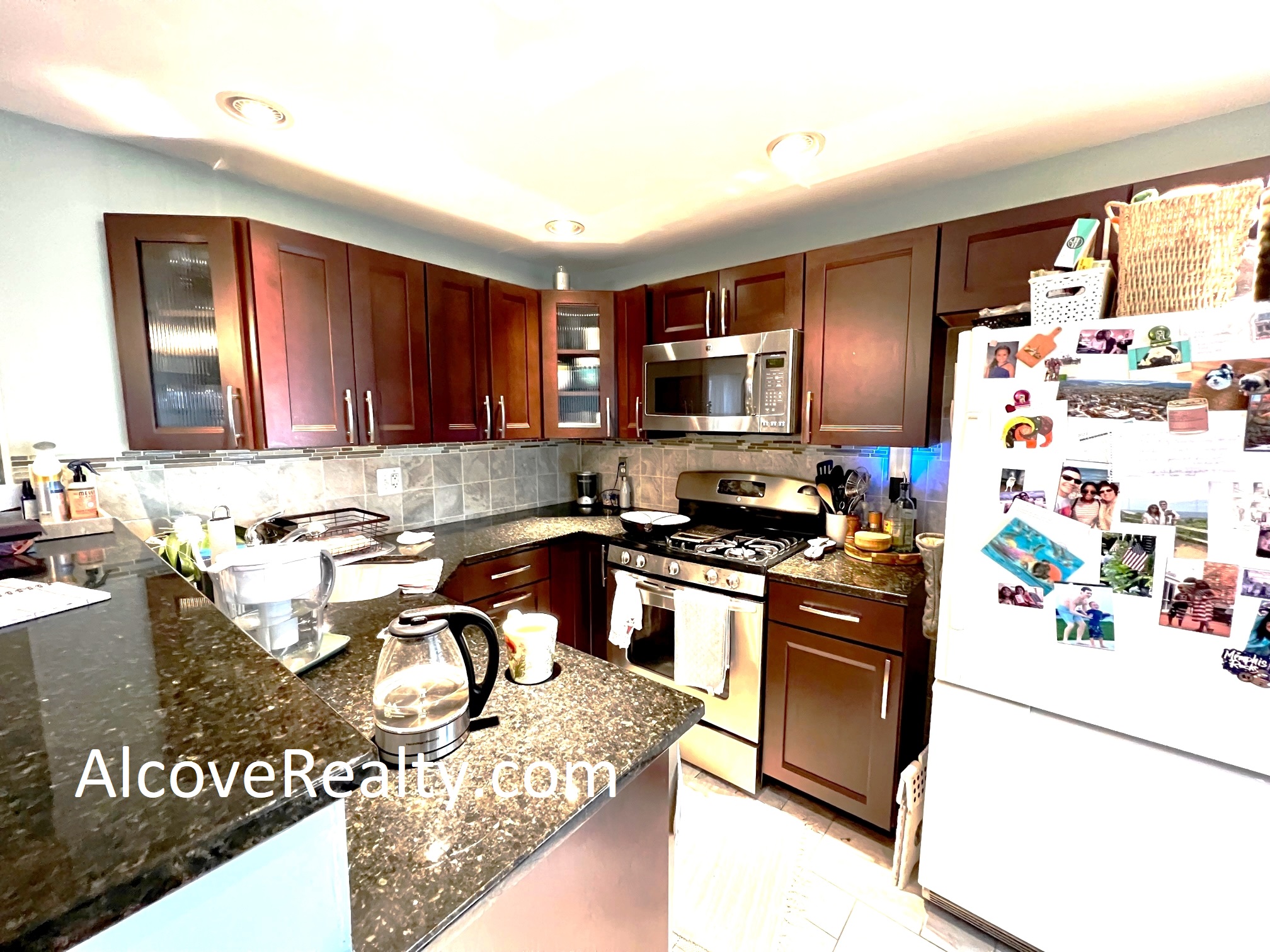 12 Fiske Ave, Magoun Square