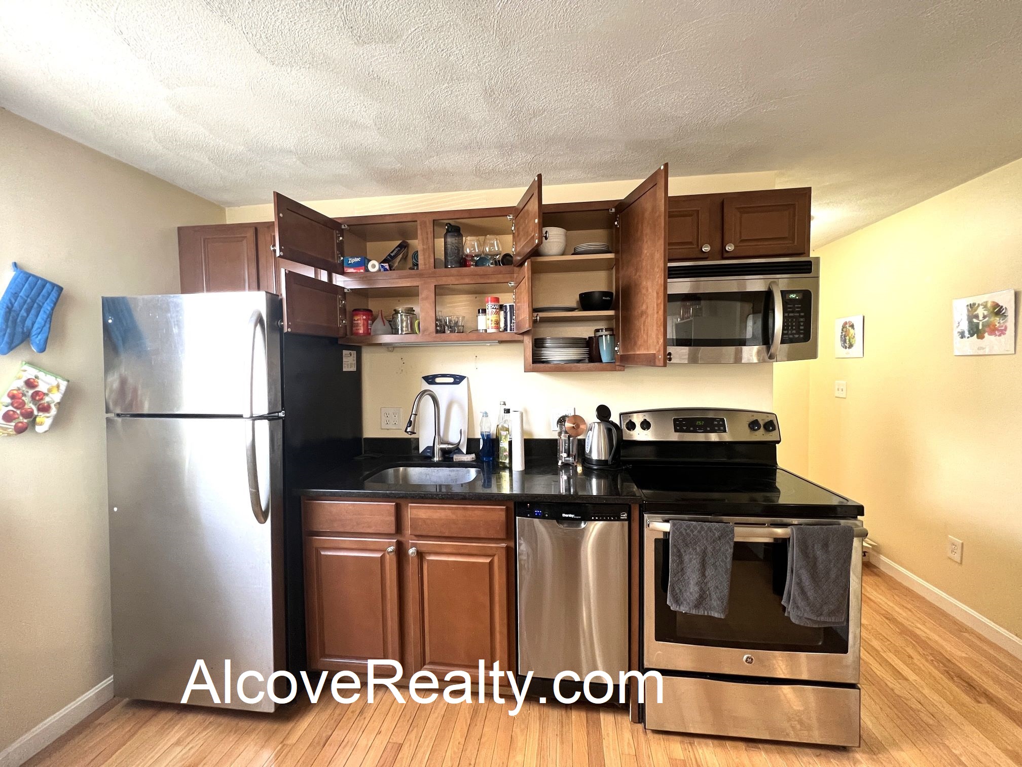 217 Holland St, Davis Square