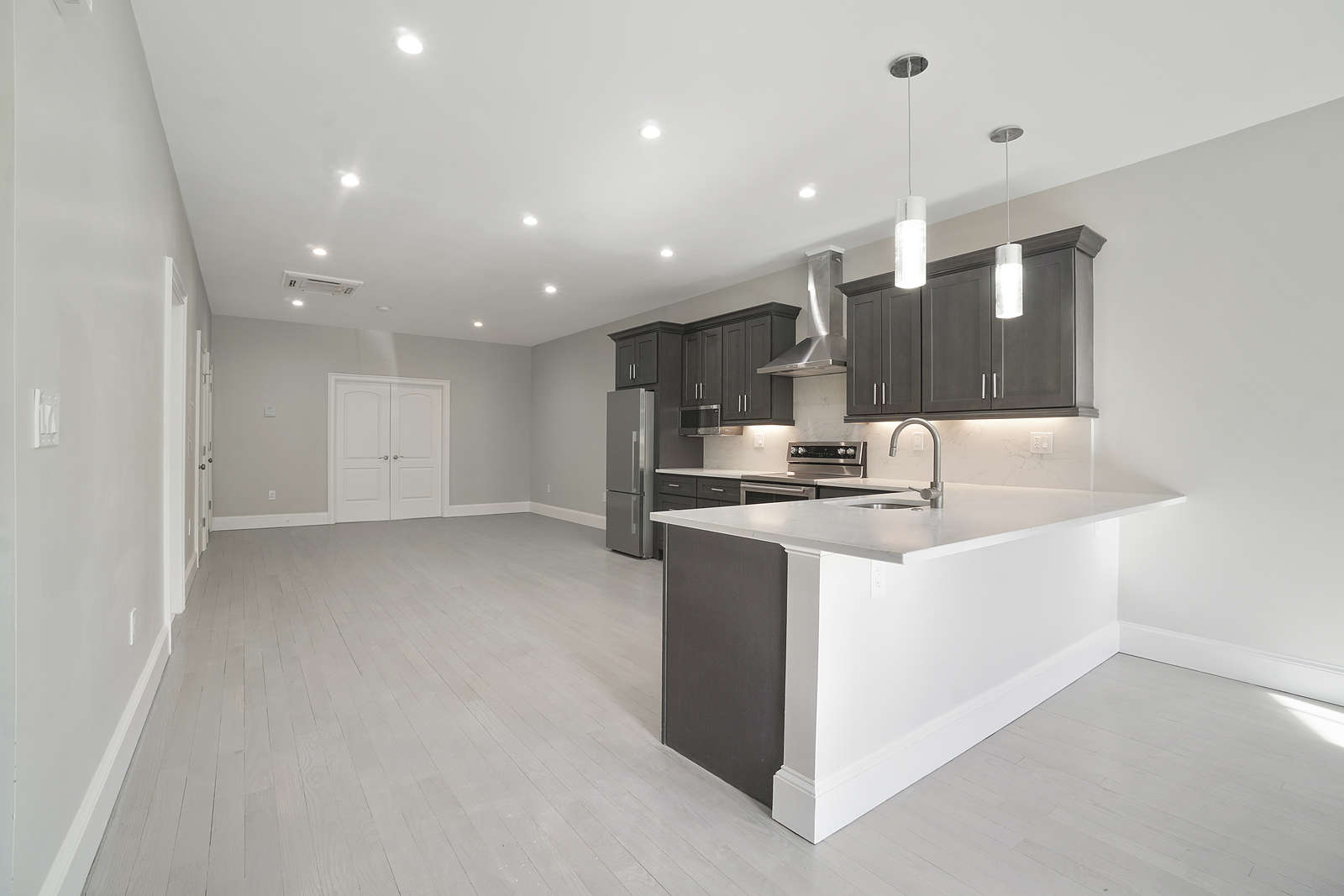 554 Massachusetts Ave, South End