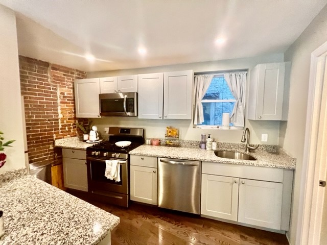 353 Hanover St, North End