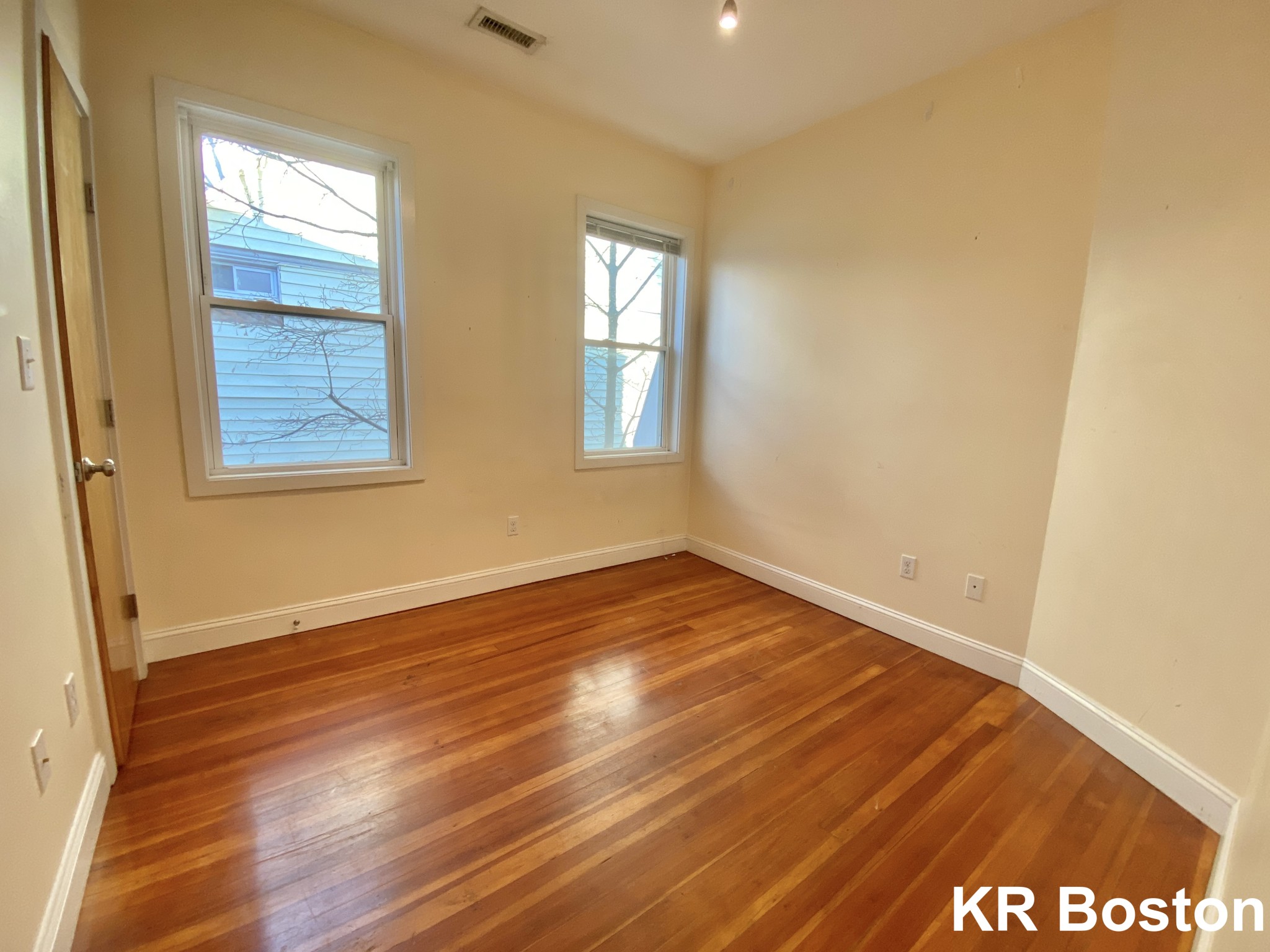 2 Wadsworth St, Allston
