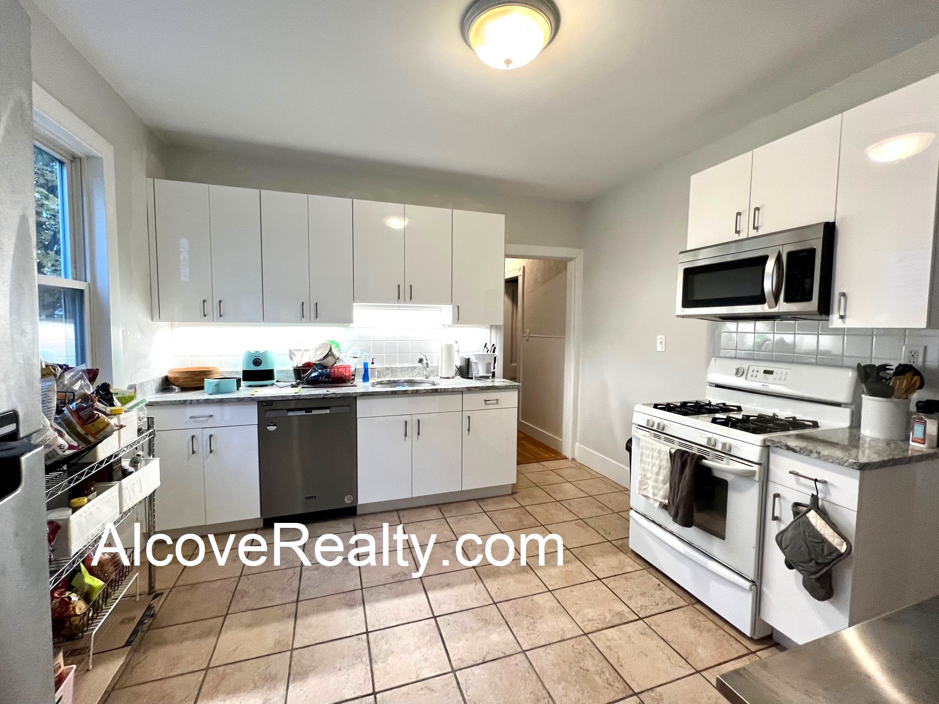 69 Raymond Ave, West Somerville