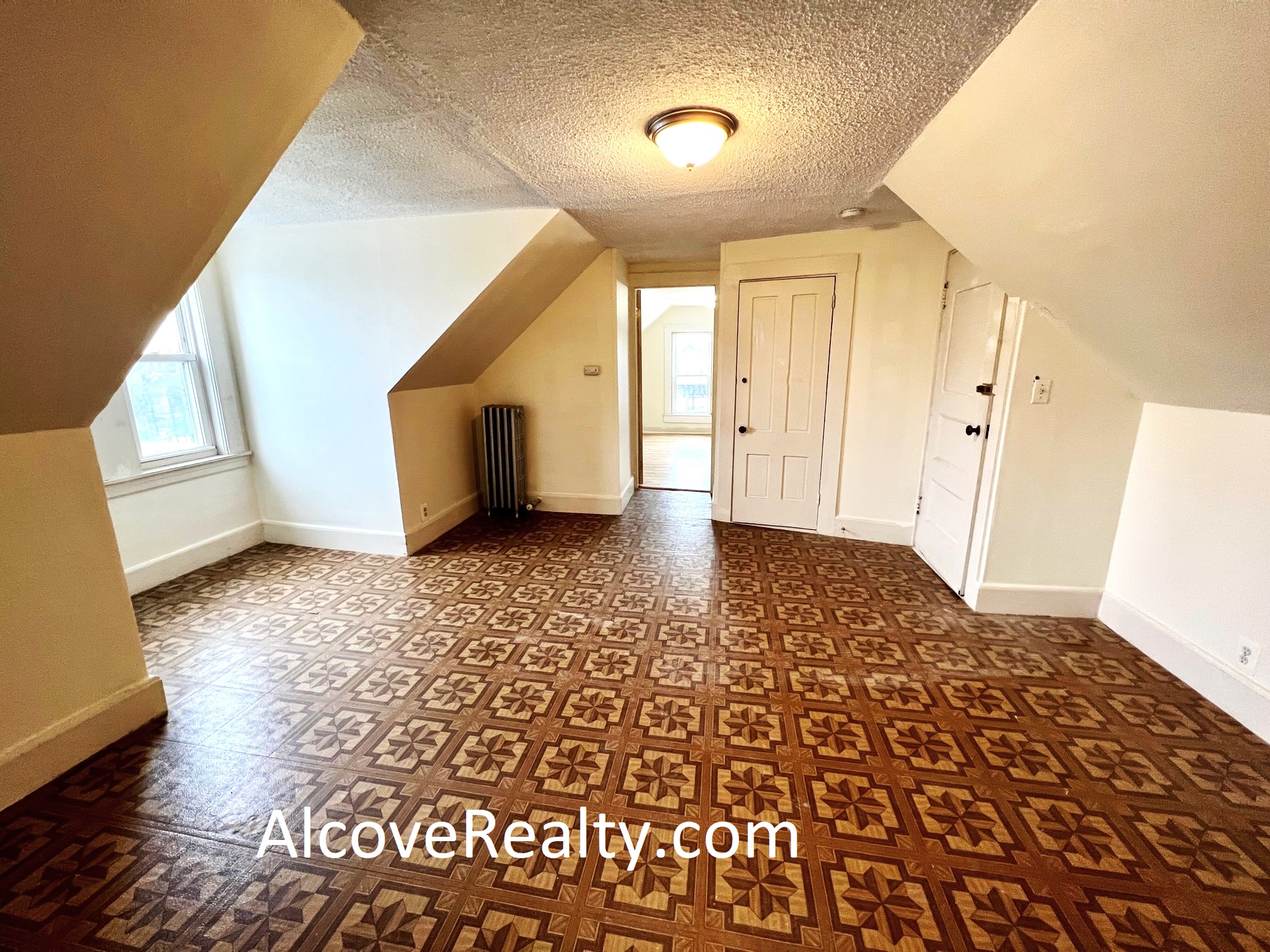 543 Broadway, Magoun Square