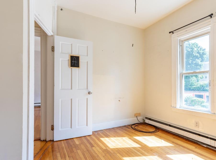 61 Hillside St, Fenway