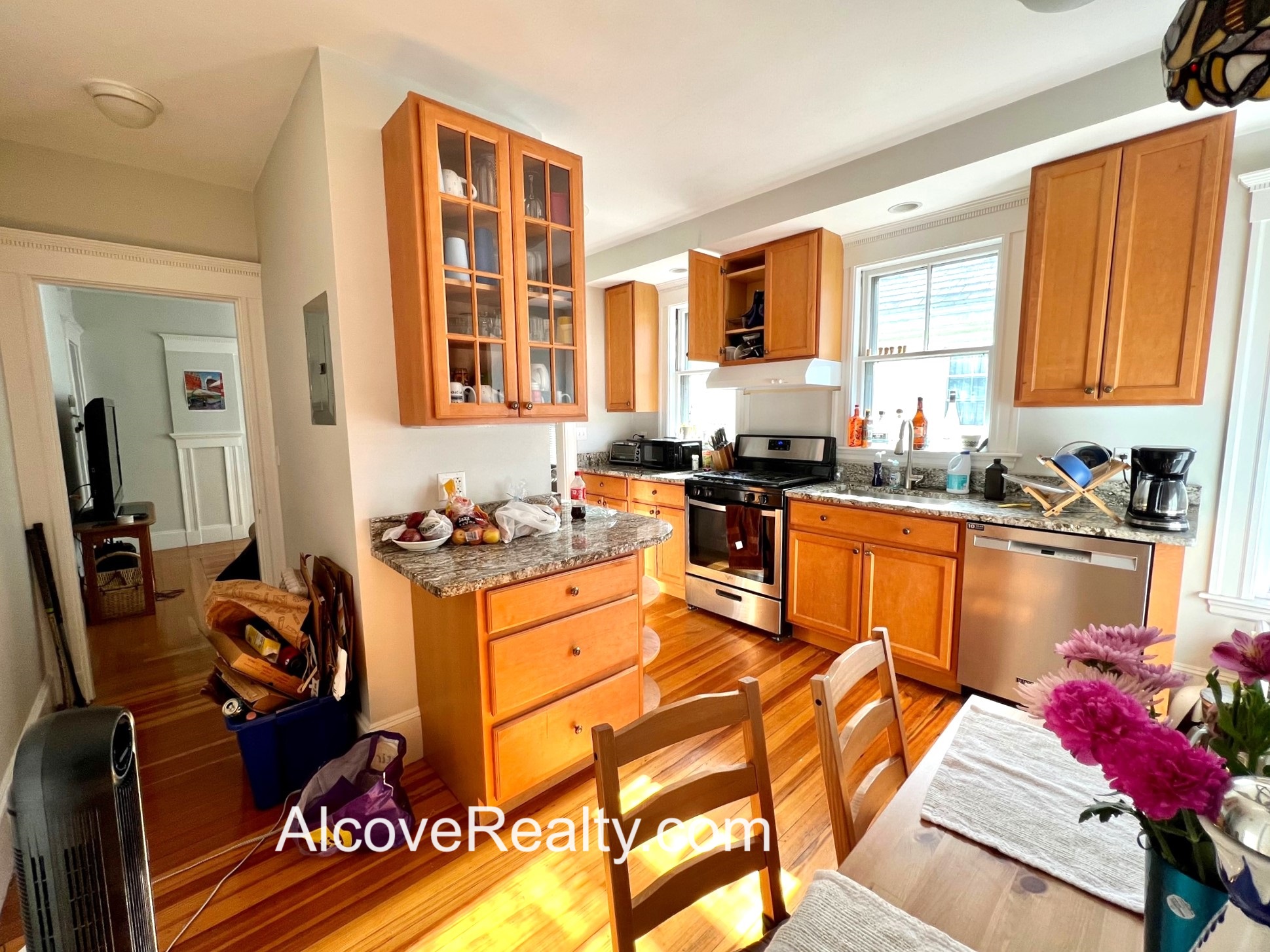 34 Leonard St, Davis Square