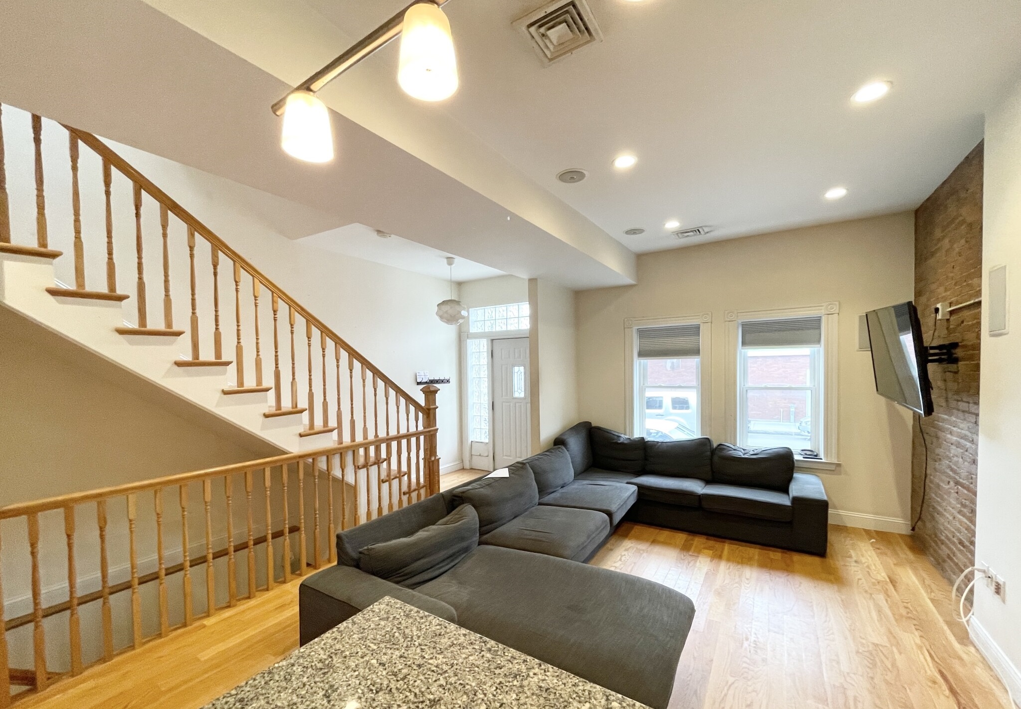 98 L St, South Boston