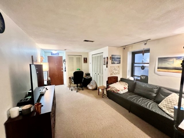 386 Commercial St, North End