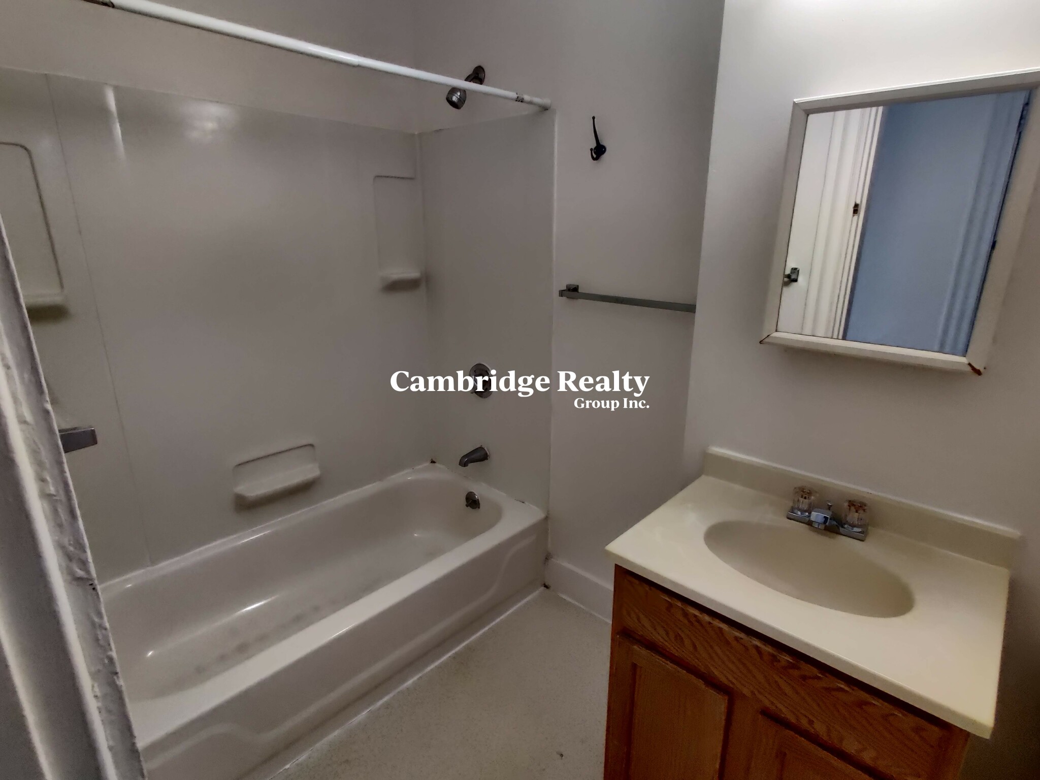 1039 Massachusetts Ave, Harvard Square