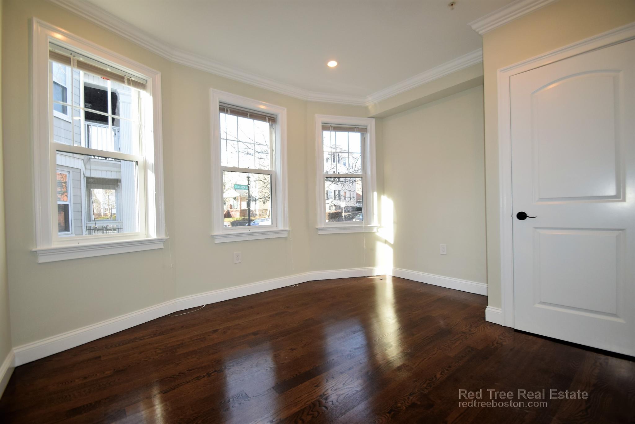 490 Washington St, Brighton