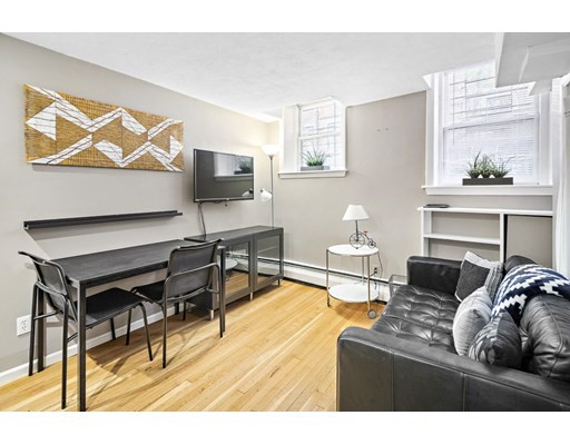 57 West Cedar St, Beacon Hill