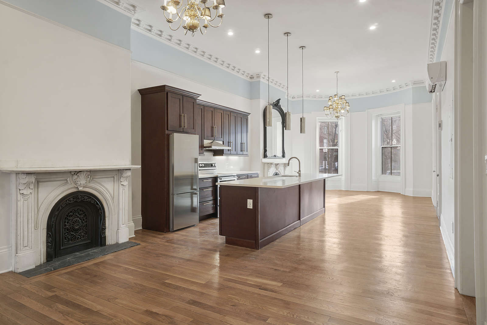 554 Massachusetts Ave, South End