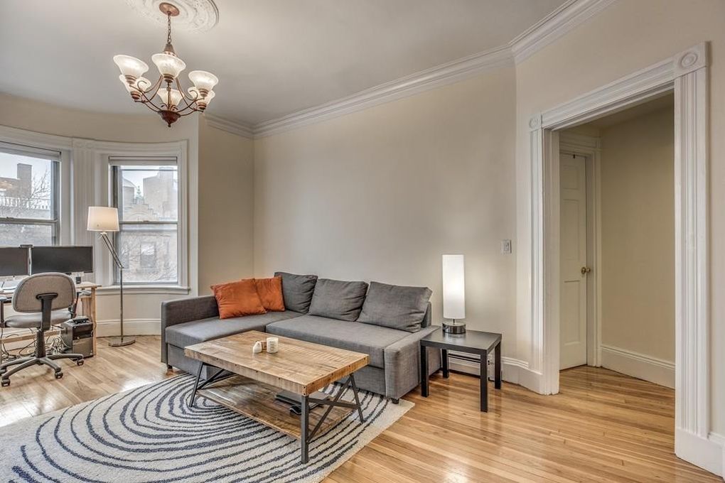 198 Saint Botolph St, Back Bay