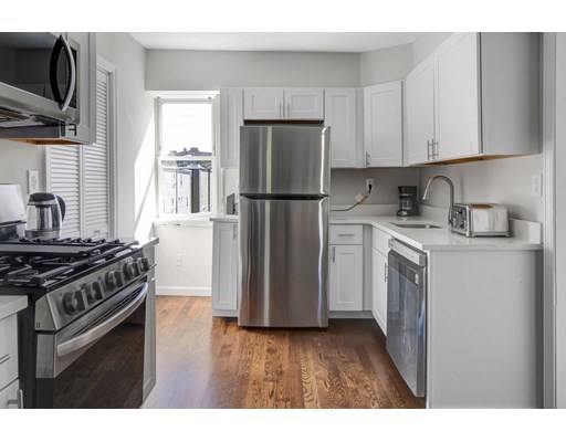 241 E St, South Boston