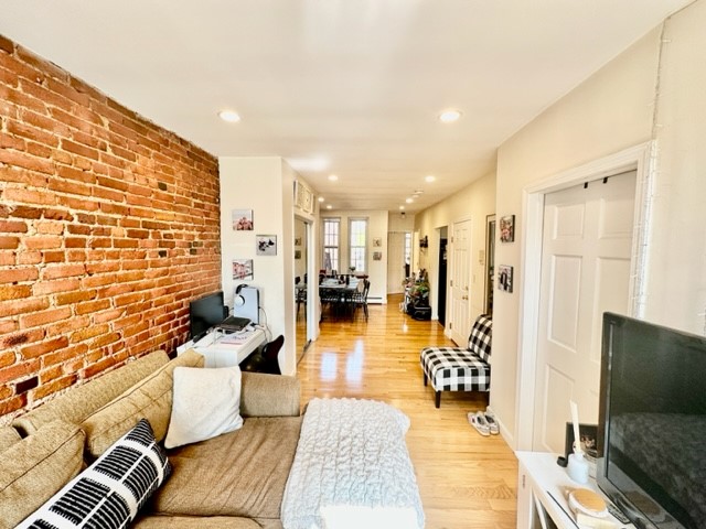 174 Salem St, North End