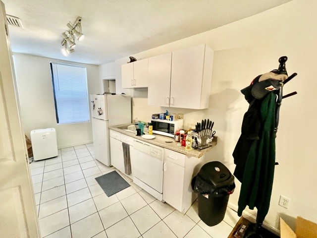 11 Charter St, North End