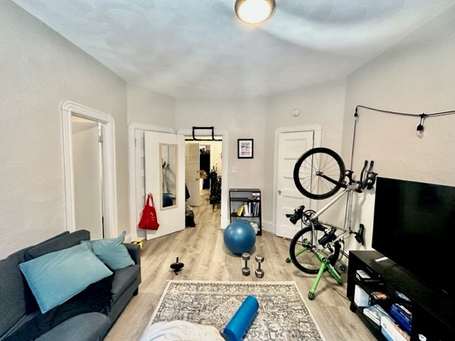 2612 Charter, North End