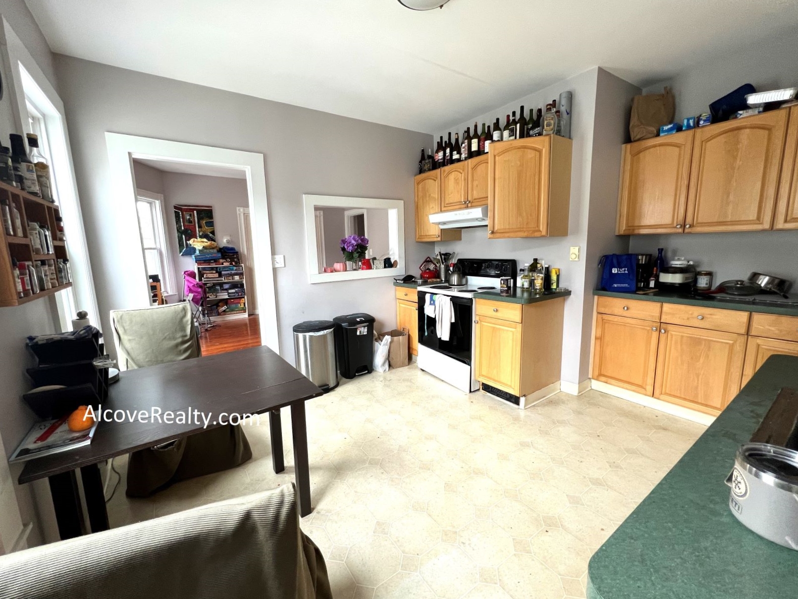 10 Cutter Ave, Davis Square