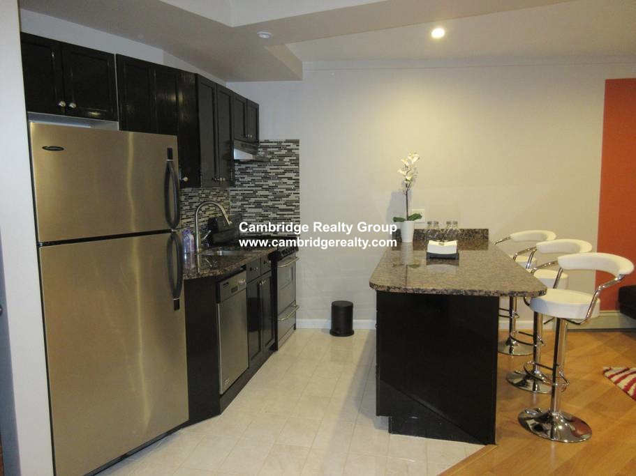 516 Green St, Central Square