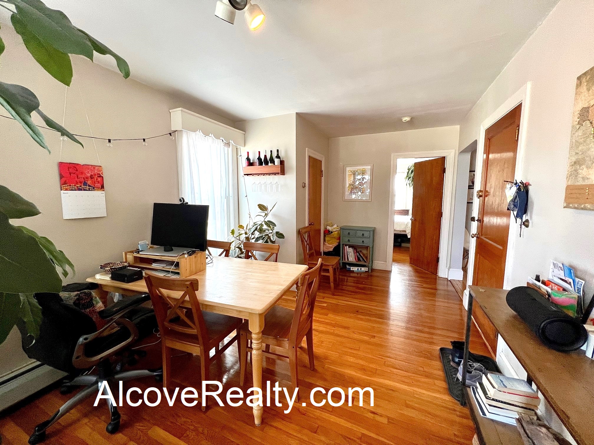 882 Broadway, Davis Square