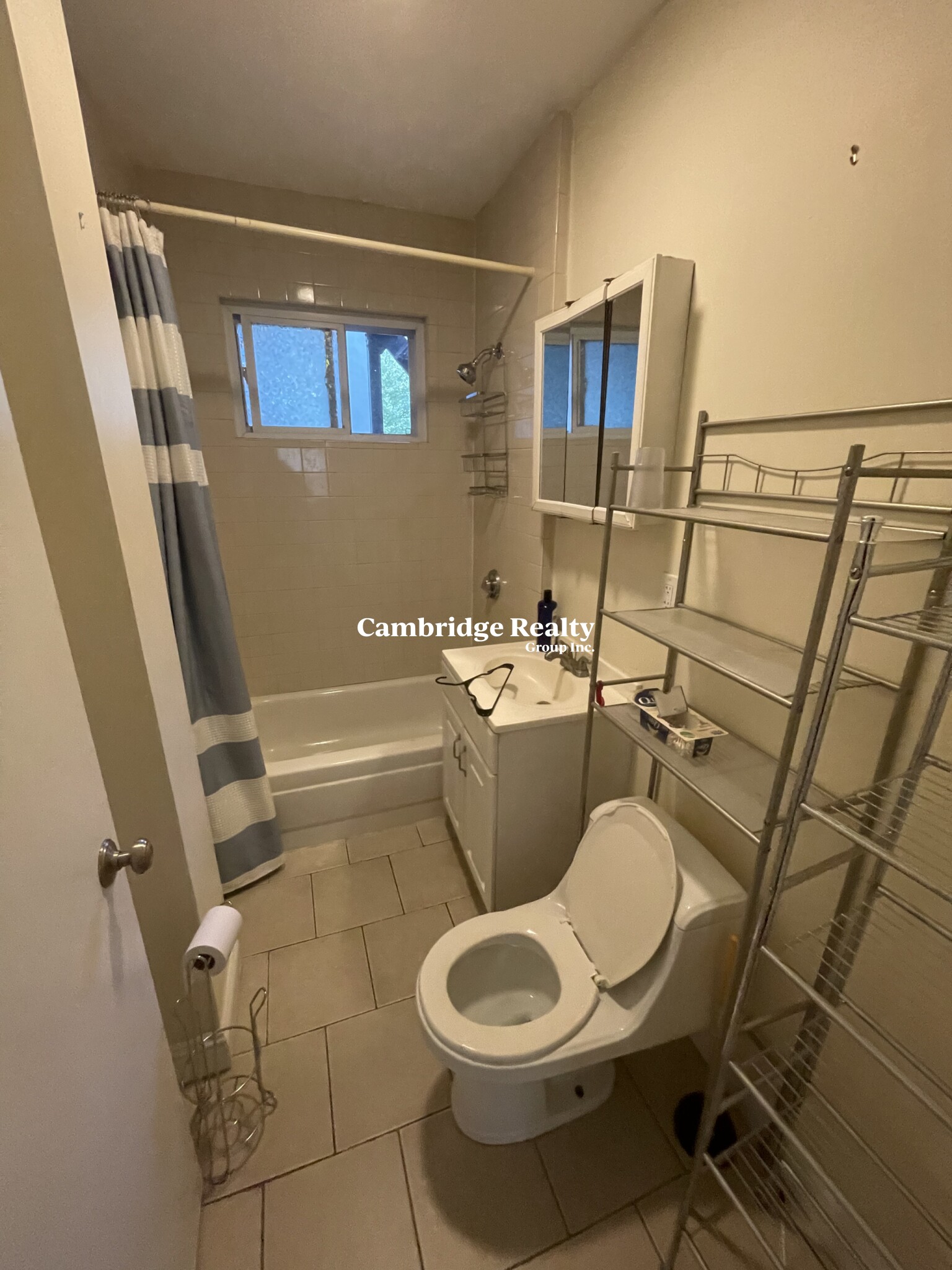 132 /5 Oxford St, Porter Square