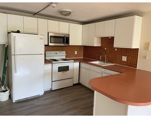 70 Jamaicaway, Mission Hill