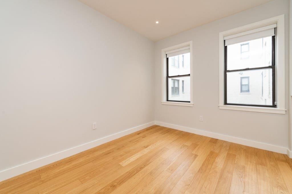 13 Sparhawk, Brighton