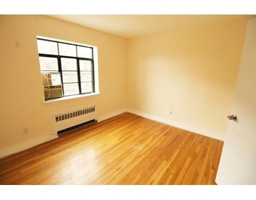 69 Strathmore Rd, Brighton