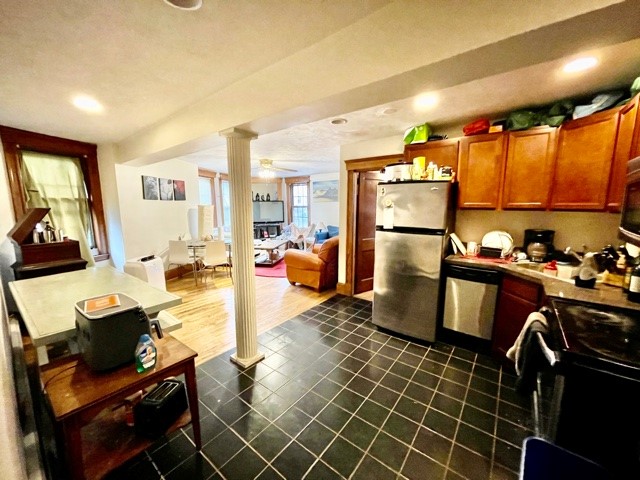 300 North St, North End