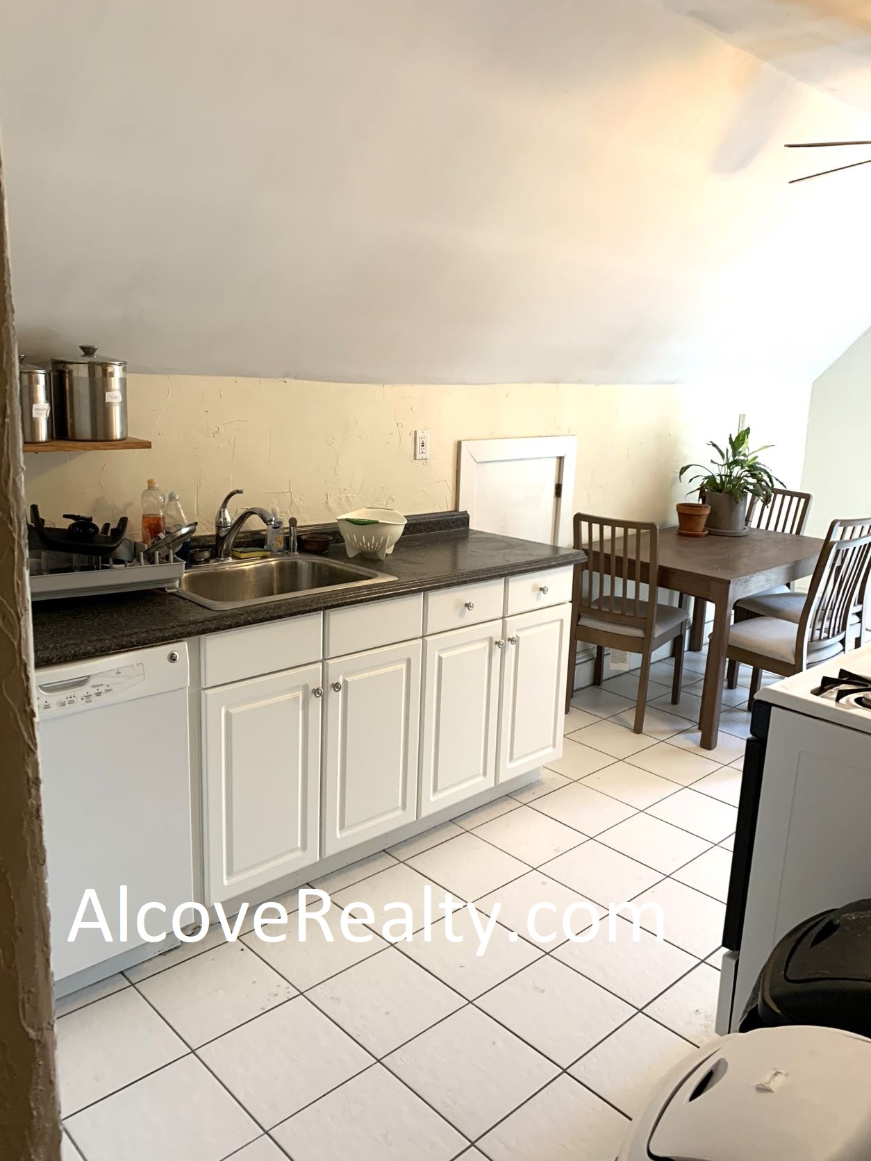 48 Raymond Ave, West Somerville