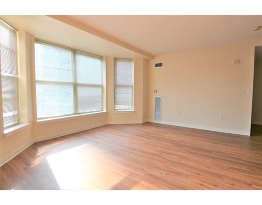 75 Peterborough St, Fenway