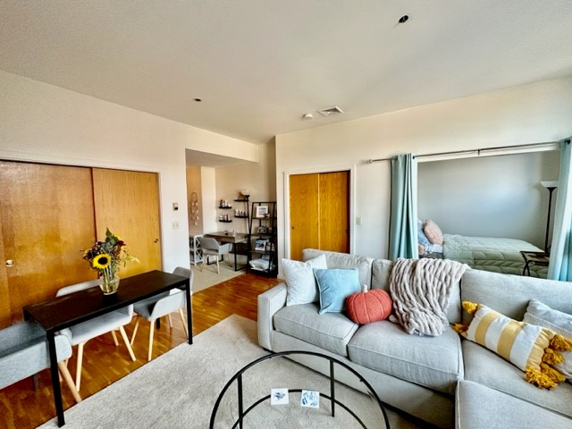 300 Commercial St, North End