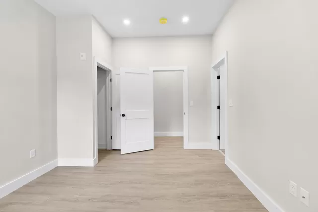 135 Harrishof St, Roxbury