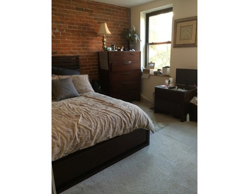 90 Gainsborough St, Fenway