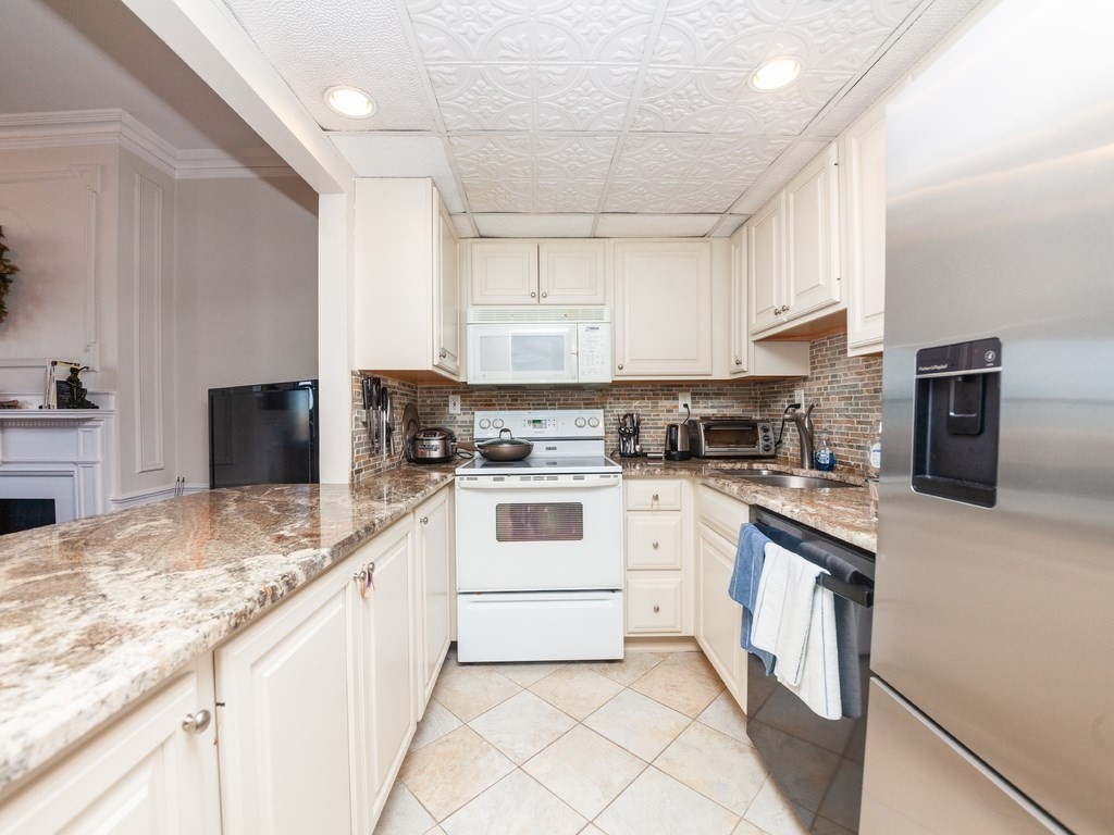 466 Commonwealth Ave, Back Bay