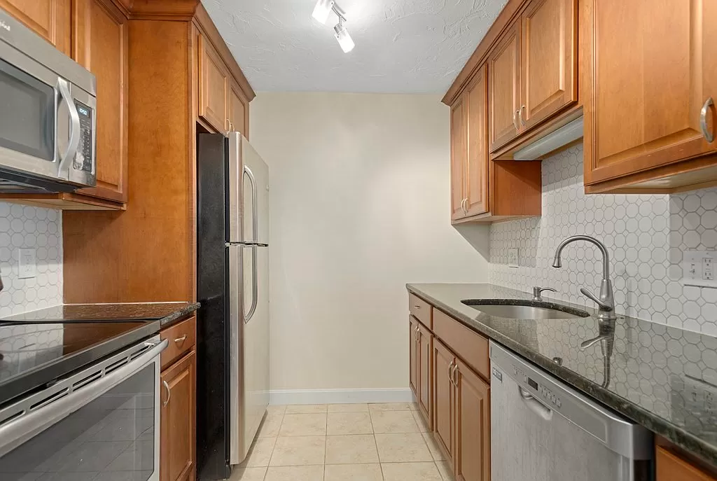 16 Winter St, Waltham