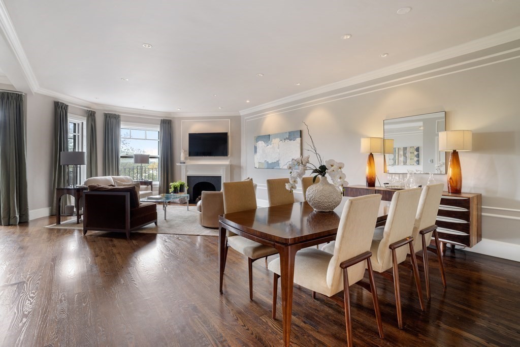 2116 Beacon St, Back Bay