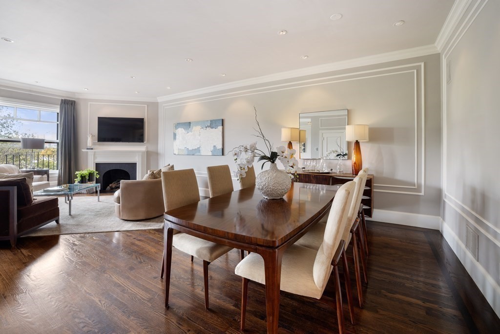 2116 Beacon St, Back Bay