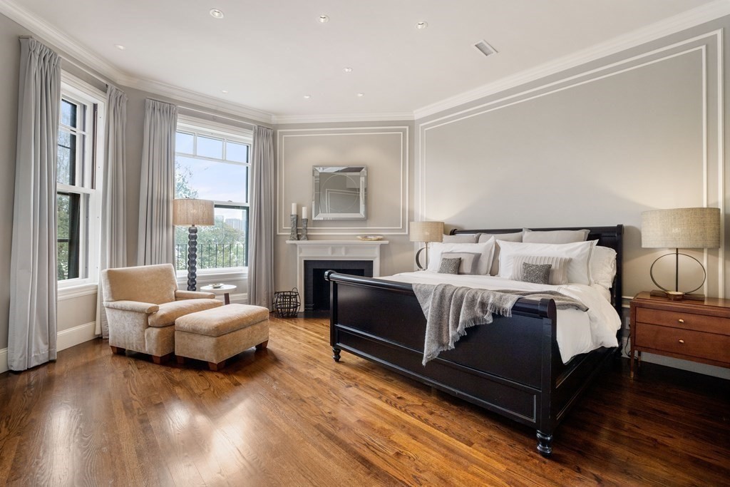 2116 Beacon St, Back Bay