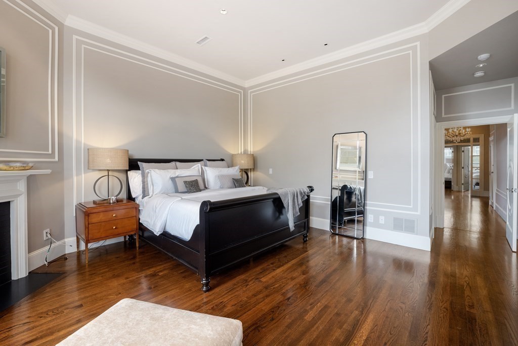 2116 Beacon St, Back Bay