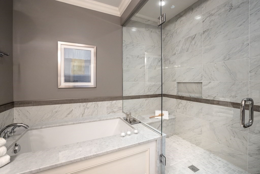 2116 Beacon St, Back Bay