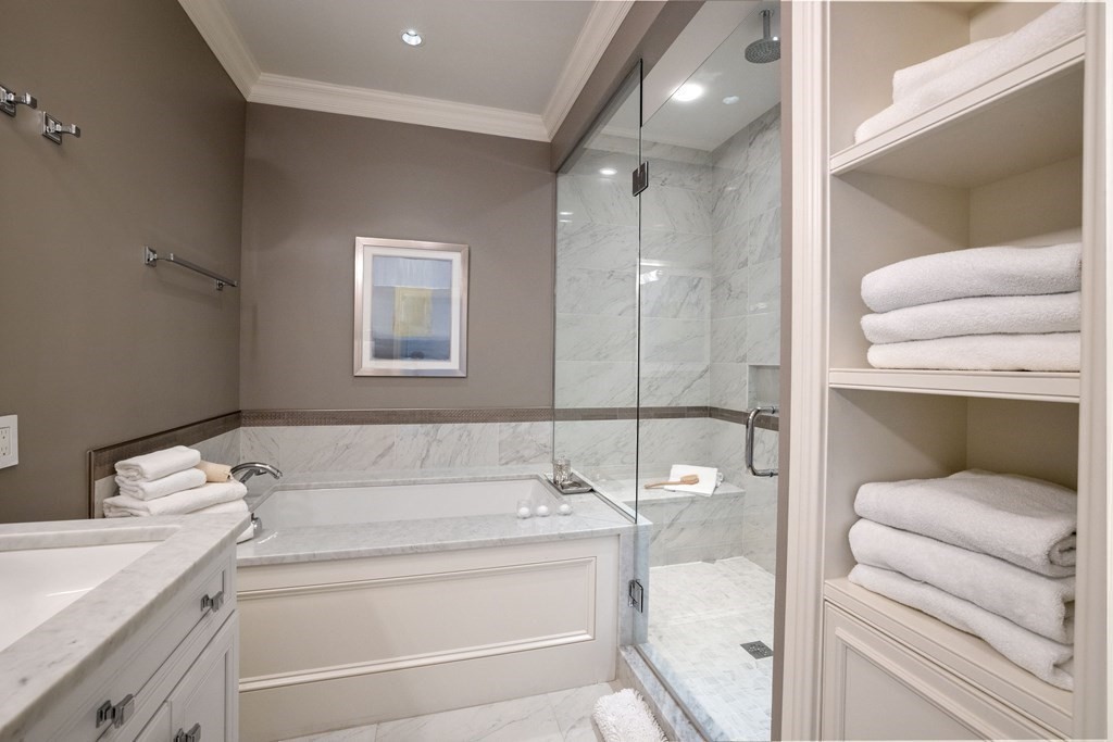 2116 Beacon St, Back Bay